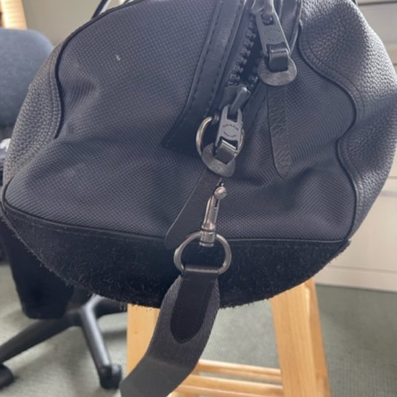 AUTHENTIC Coach Leather Duffle Bag/ Discontinued! - Picture 3 of 5